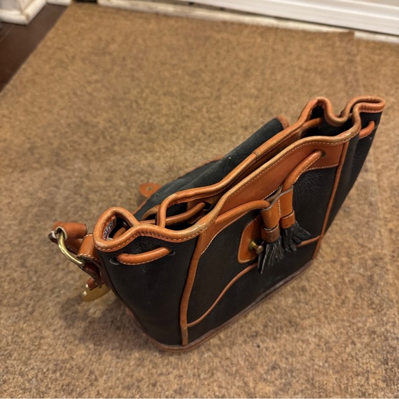 Dooney & Bourke All Weather Leather Collection: Dover Carrier Bag Vintage - Picture 13 of 15